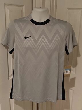 Nike Women's Dri-FIT Challenge V Jersey - Grey NWT Active Tee Size M FD7425-012